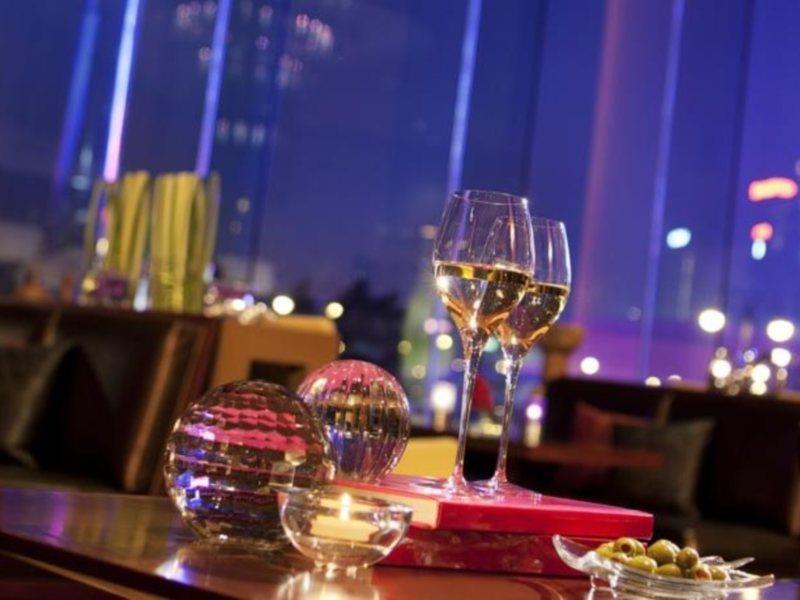 Renaissance Kowloon Hotel Хонконг Екстериор снимка