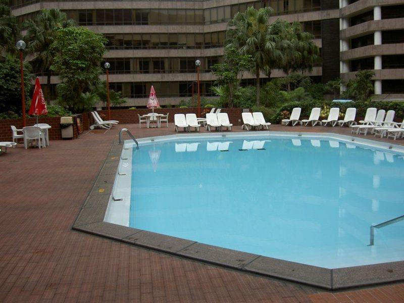 Renaissance Kowloon Hotel Хонконг Екстериор снимка